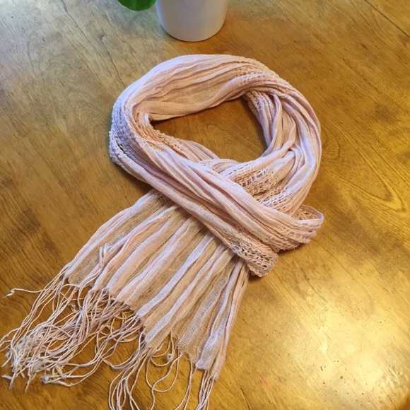 Light pink scarf - Picture 2 of 2